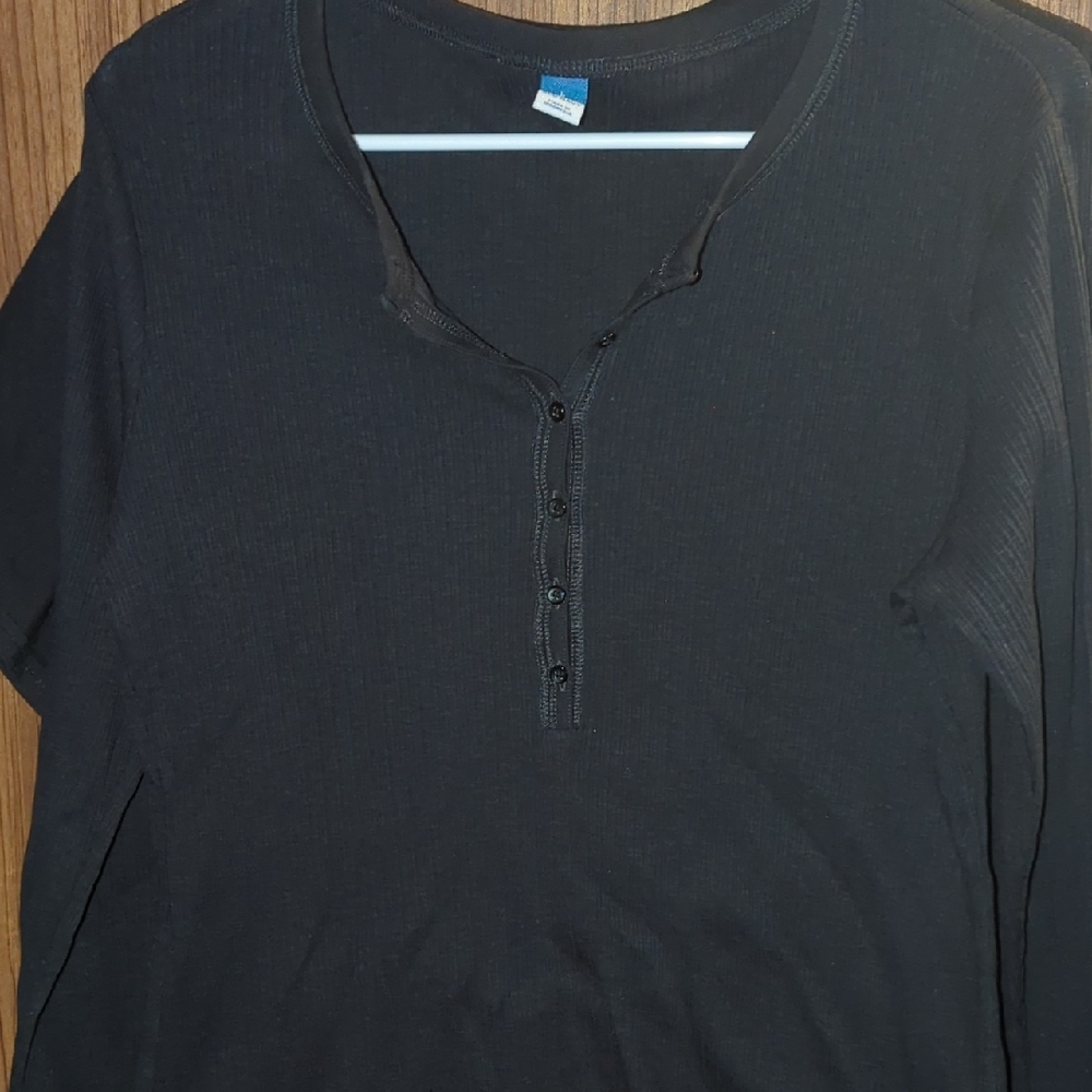 Woman's Classic Black Long Sleeve Henley